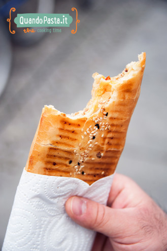 Il börek turco è perfetto come cibo da passeggio!